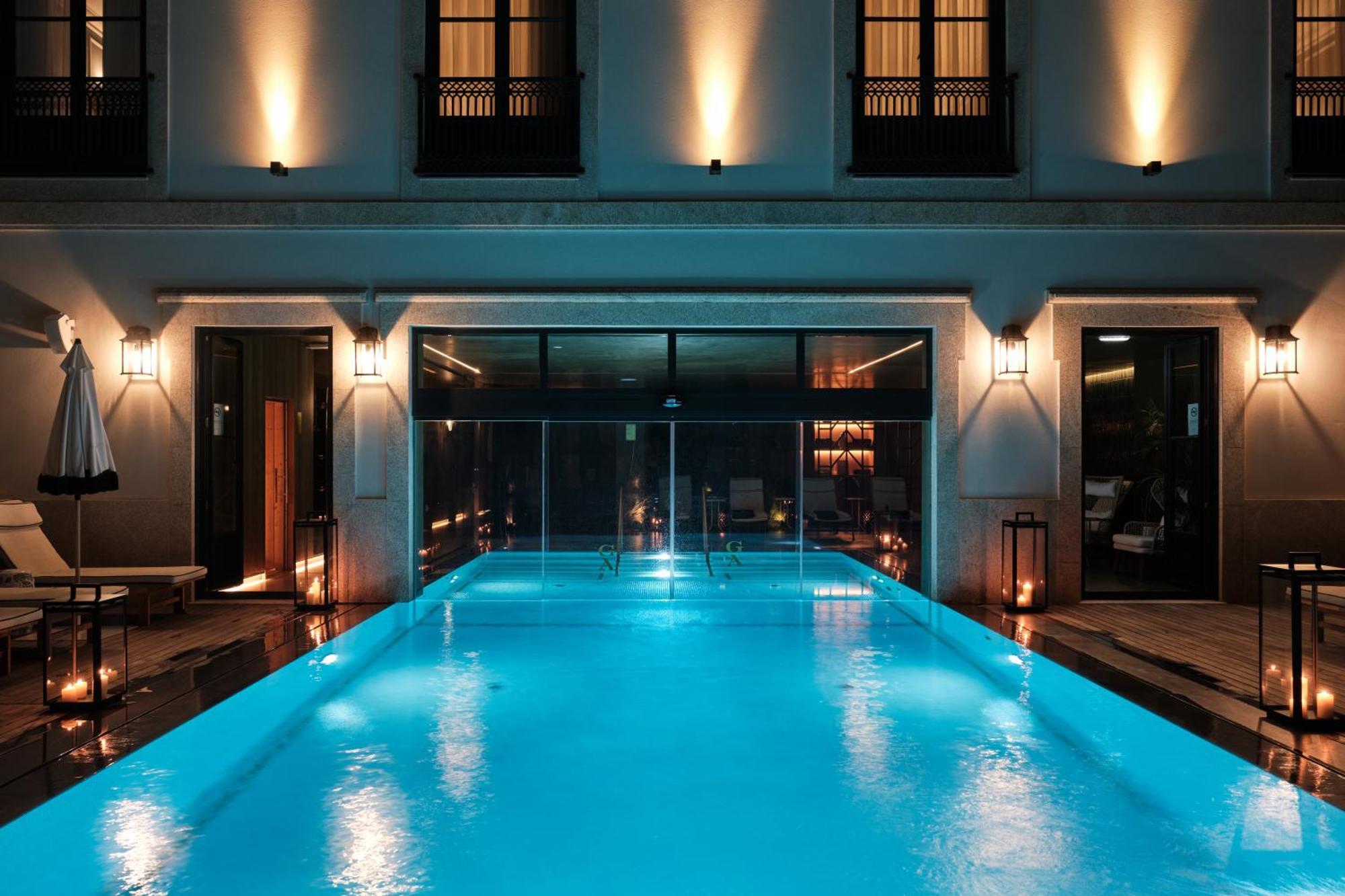 Ga Palace Hotel & Spa, A Xixth-Century Villa ポルト エクステリア 写真 The pool at the Hotel Indigo Athens
