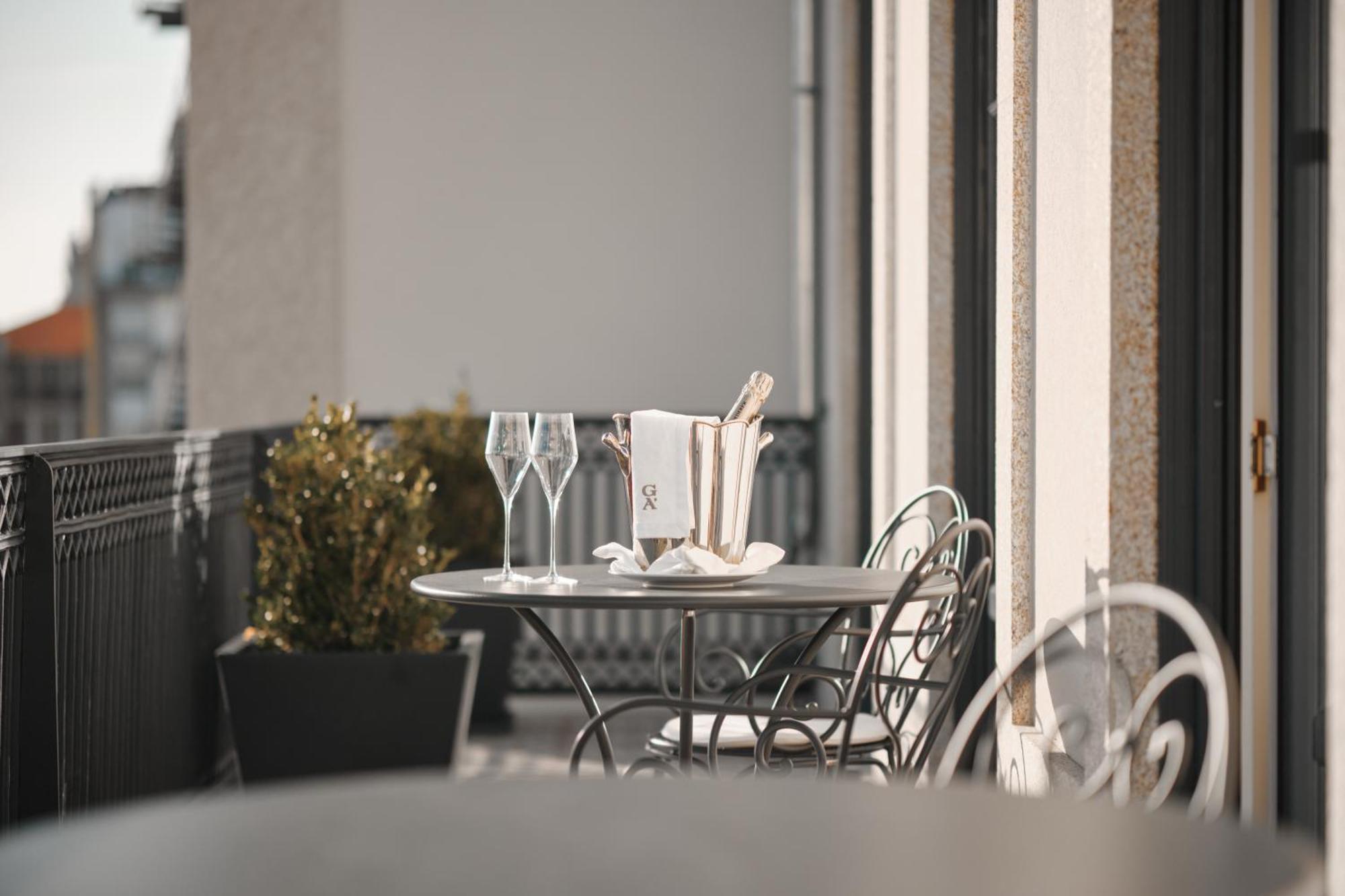 Ga Palace Hotel & Spa, A Xixth-Century Villa ポルト エクステリア 写真 A balcony