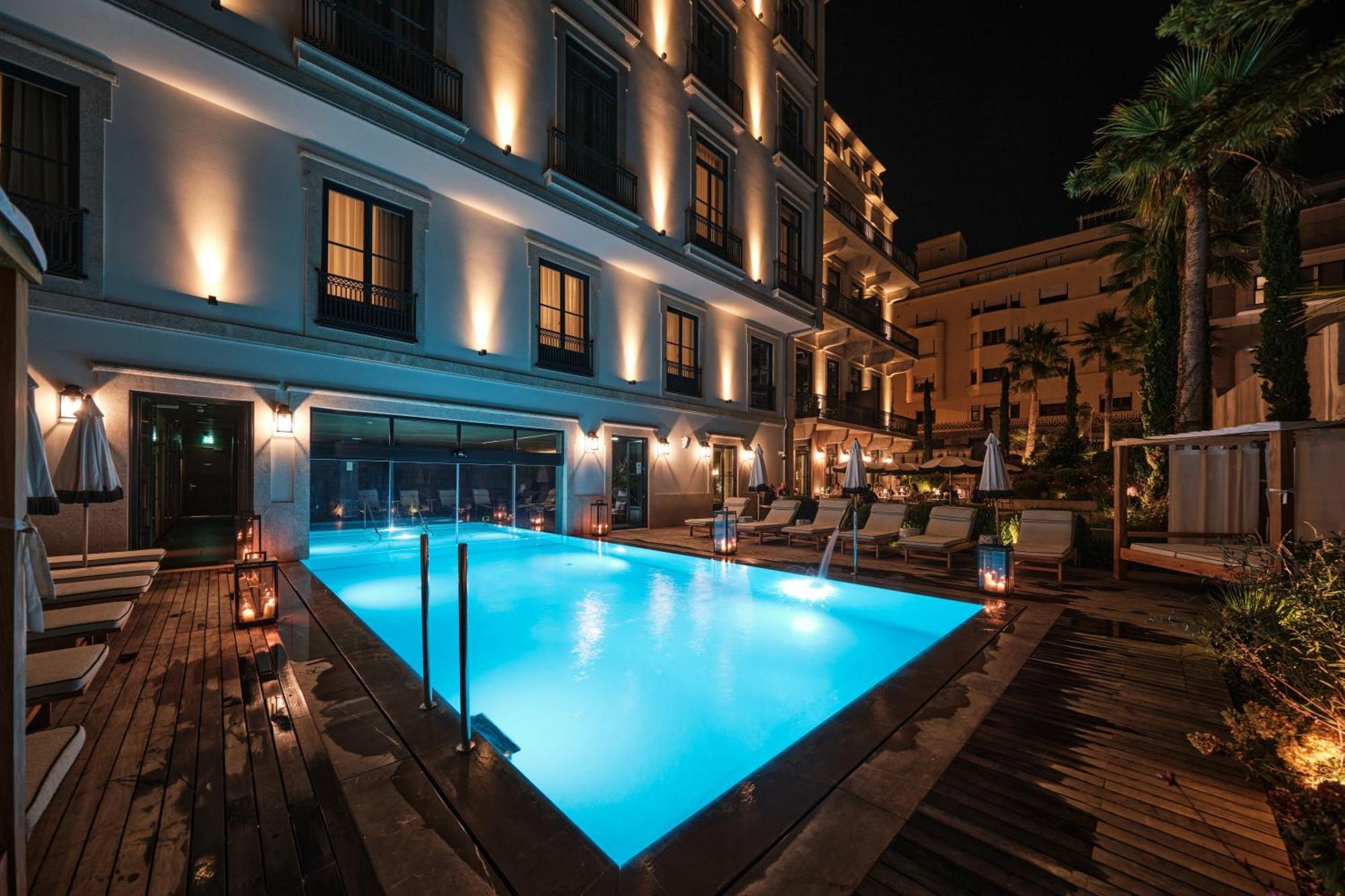 Ga Palace Hotel & Spa, A Xixth-Century Villa ポルト エクステリア 写真 The hotel's pool