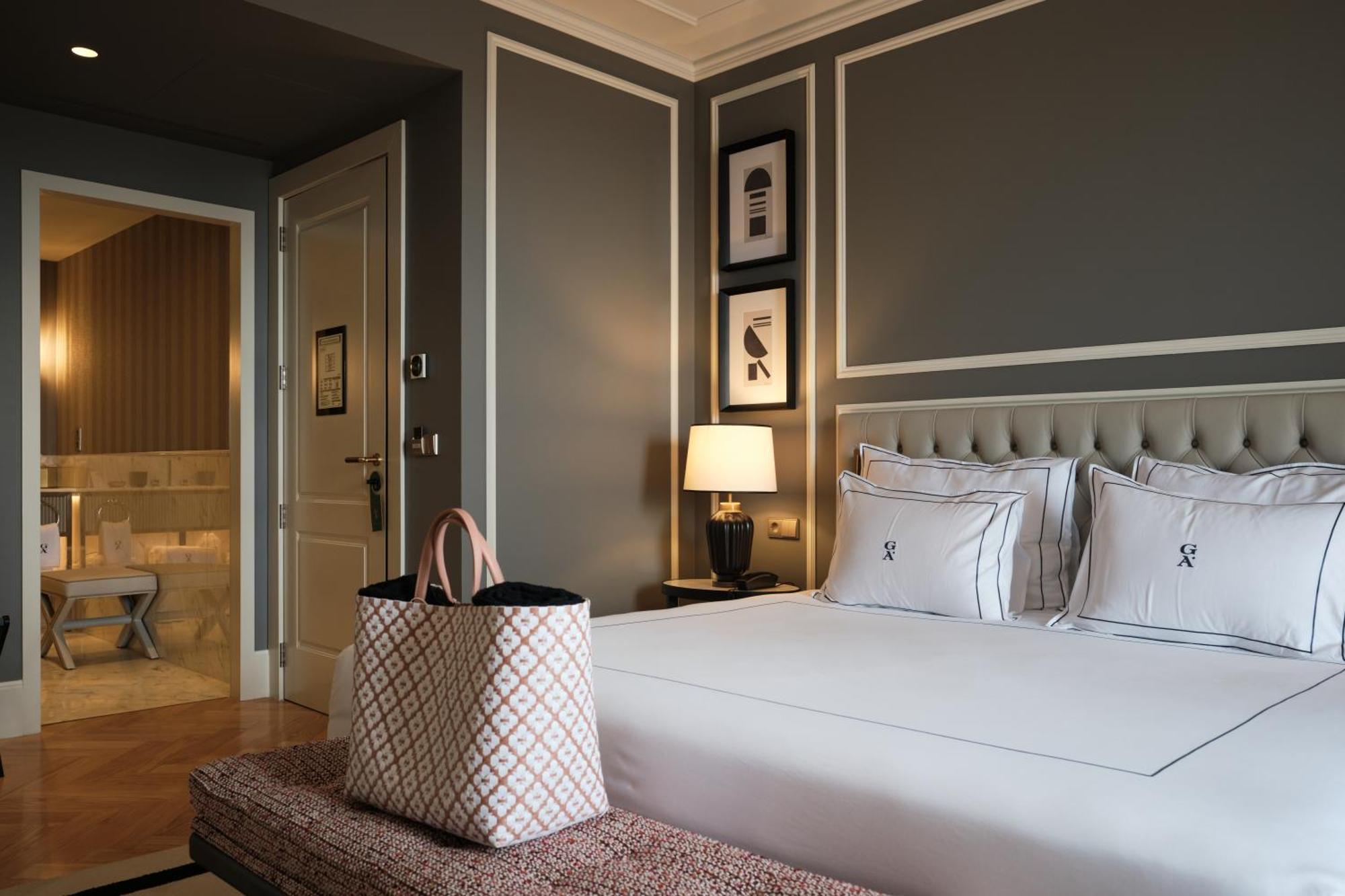 Ga Palace Hotel & Spa, A Xixth-Century Villa ポルト エクステリア 写真 A bedroom at the hotel