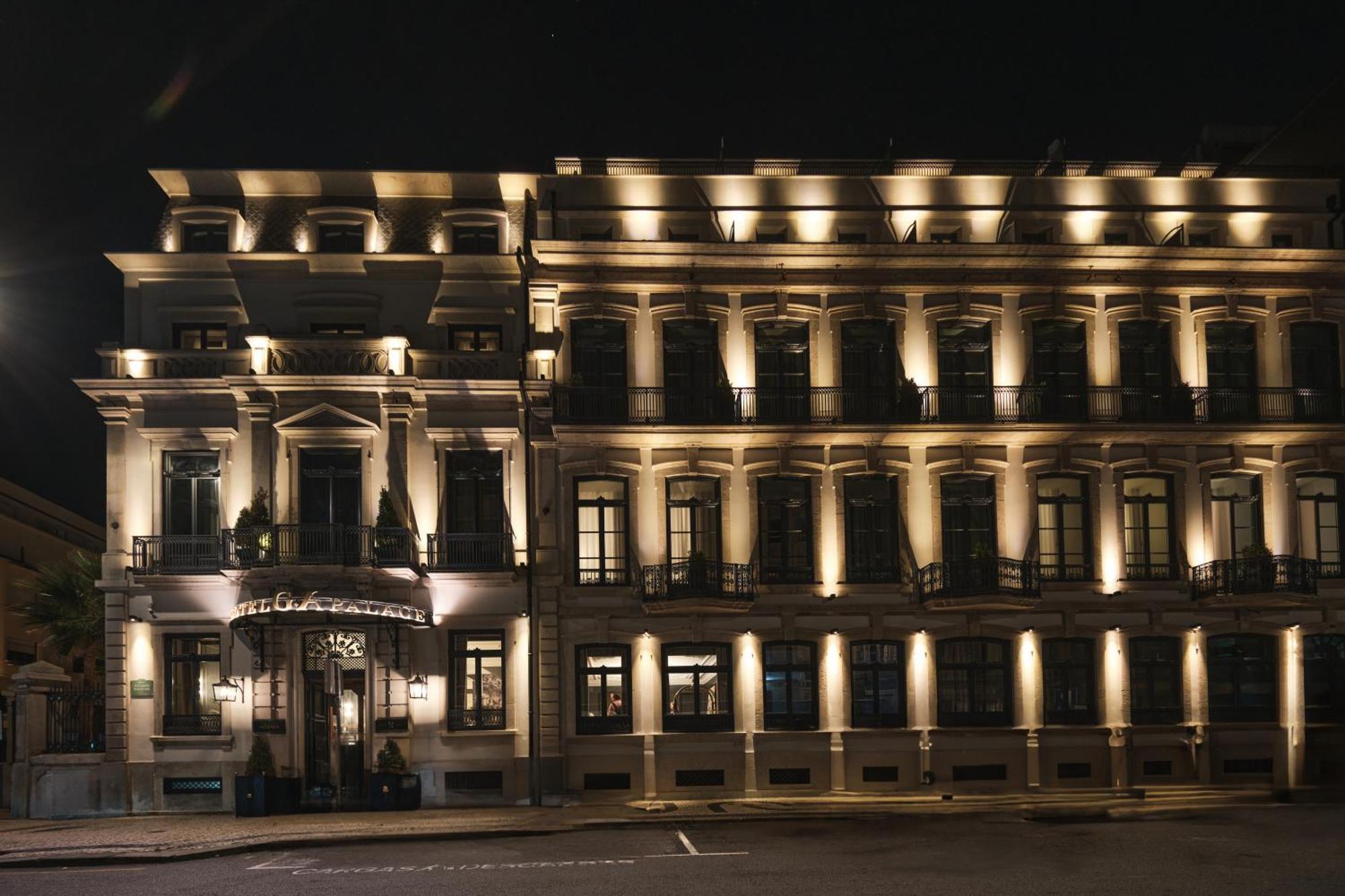 Ga Palace Hotel & Spa, A Xixth-Century Villa ポルト エクステリア 写真 The hotel at night